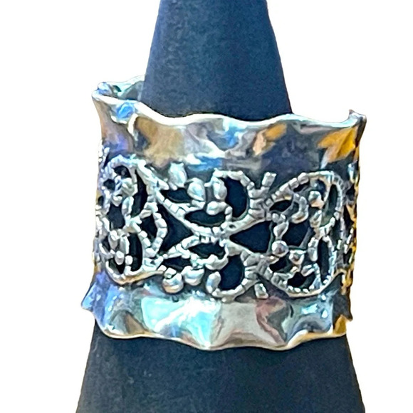 Vintage Sterling Silver Hammered Open Work Floral Filigree Ring - Picture 1 of 7